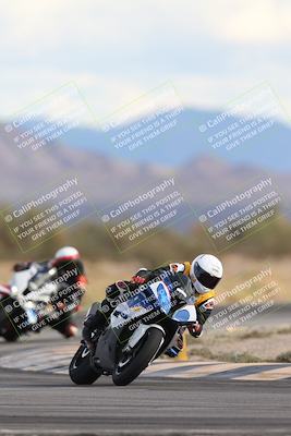 media/Nov-16-2025-Race Pace (Sun) [[8c5fa54630]]/Non Verified Riders (1st 20 Minutes)/5-Turn 15 (110pm)/